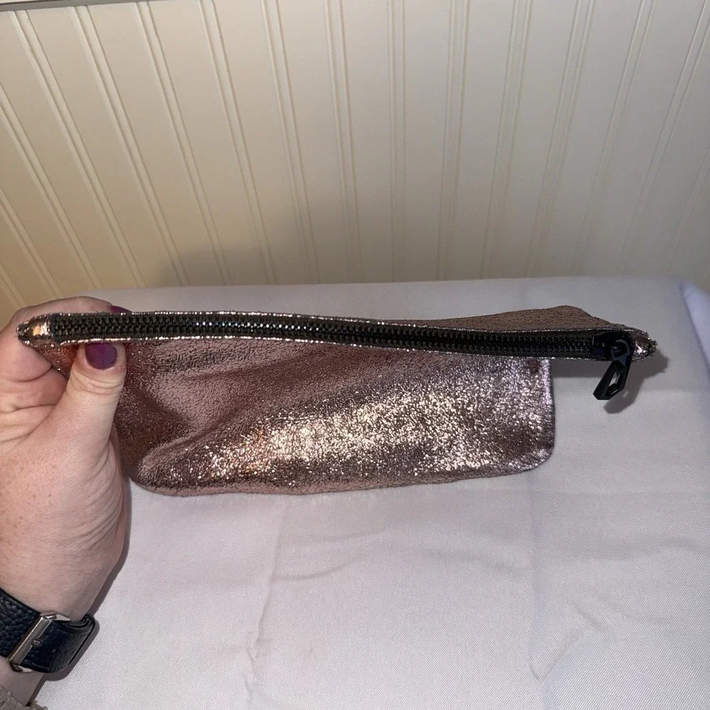 Marc Jacobs Neiman Marcus Rose Gold Leather Zip Clutch Makeup Cosmetic Bag Pouch